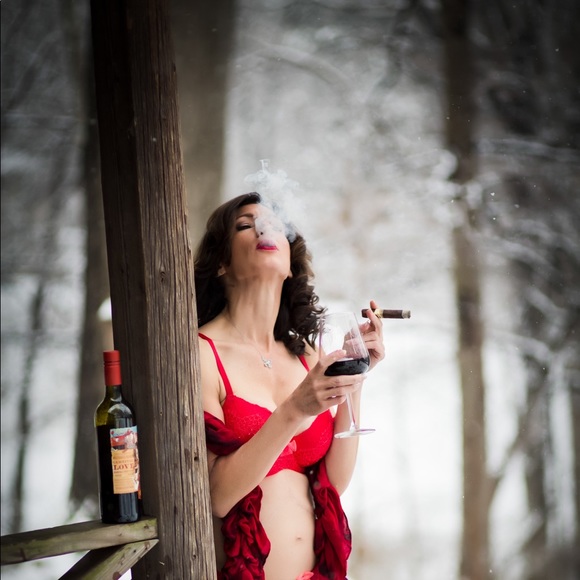 Meet your Posher, Patricia - Picture 2 of 2